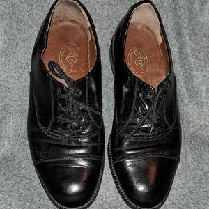 Black Leather Oxford Shoes with Polished Finish